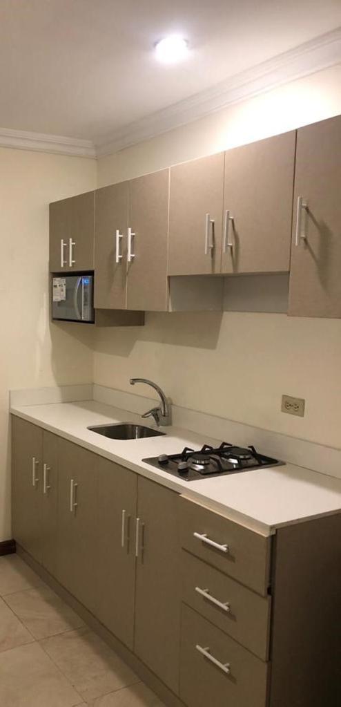 Doral Suite ¡Cerca Del Aeropuerto! Гуаякиль Экстерьер фото